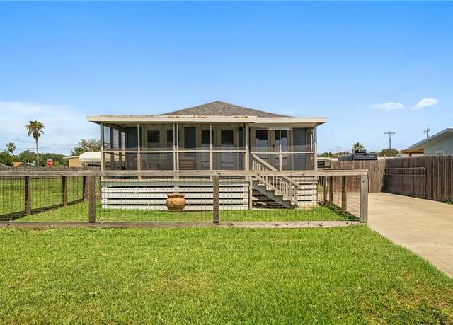 Property at 1127 S Live Oak St, Rockport, TX 78382, 2 beds, 2 baths