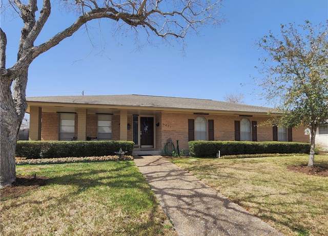 Property at 6421 Oakbrook Dr, Corpus Christi, TX 78413, 4 beds, 2.5 baths