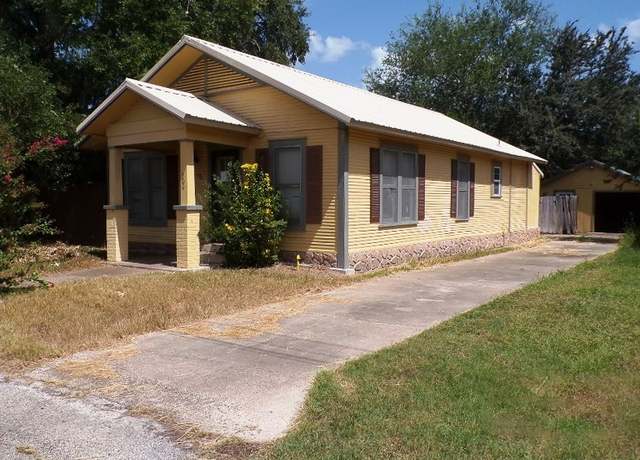 Property at 506 E Bowie St, Beeville, TX 78102, 2 beds, 2 baths
