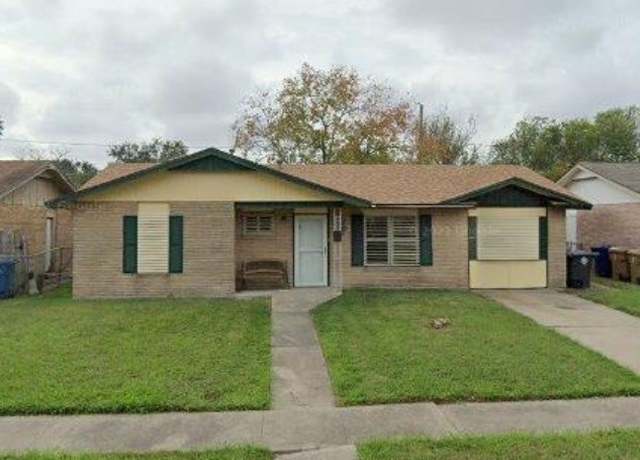 Property at 1905 Loritte Dr, Corpus Christi, TX 78416, 3 beds, 1.5 baths