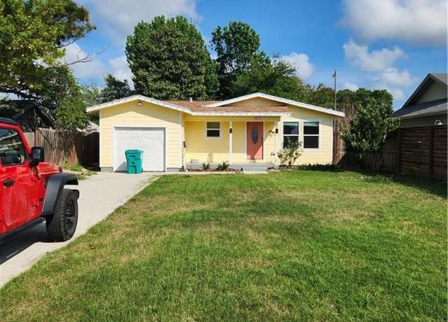 Property at 413 S 13th St, Aransas Pass, TX 78336, 3 beds, 1 bath