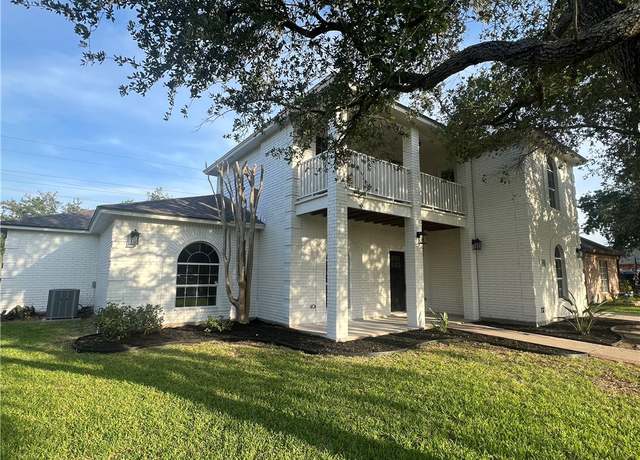 Property at 8038 Etienne Dr, Corpus Christi, TX 78414, 4 beds, 2.5 baths