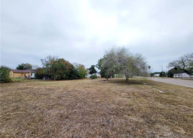Property at 700 N 5th St, Robstown, TX 78380