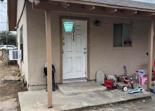 Property at 1315 S King St, Alice, TX 78332, 4 beds, 2 baths