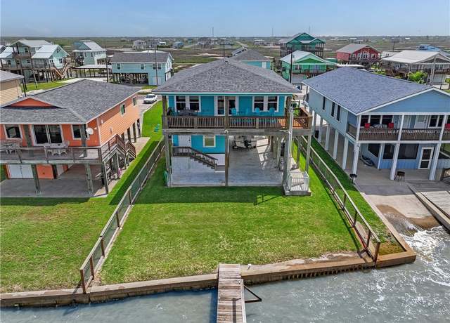 Property at 15 Belaire Dr, Rockport, TX 78382, 4 beds, 3 baths