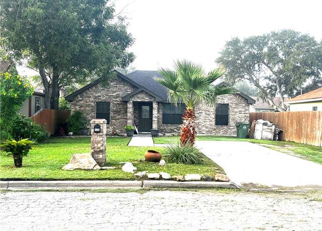 Property at 220 W 6th St, Alice, TX 78332, 3 beds, 2 baths