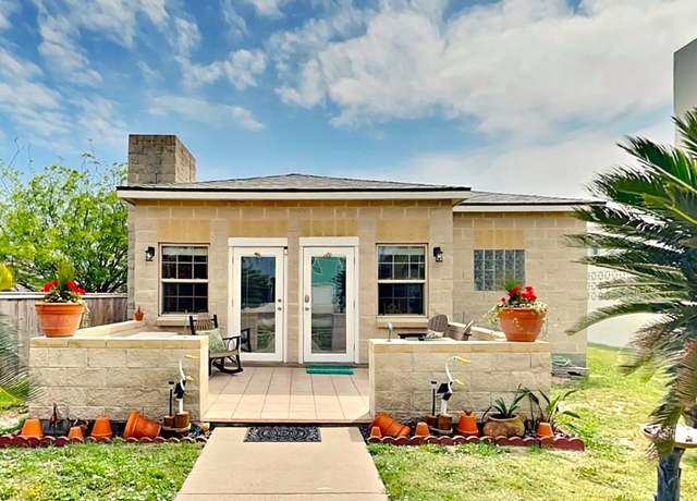 Property at 609 W Avenue A, Port Aransas, TX 78373, 1 bed, 2 baths
