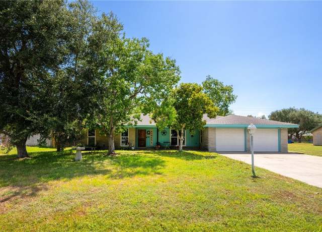 Property at 836 Pine Ave, Rockport, TX 78382, 3 beds, 2 baths
