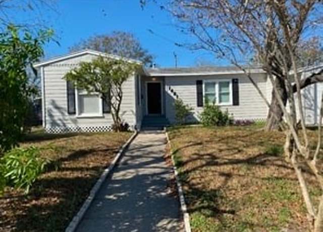 Property at 1421 Annapolis Dr, Corpus Christi, TX 78415, 5 beds, 3 baths