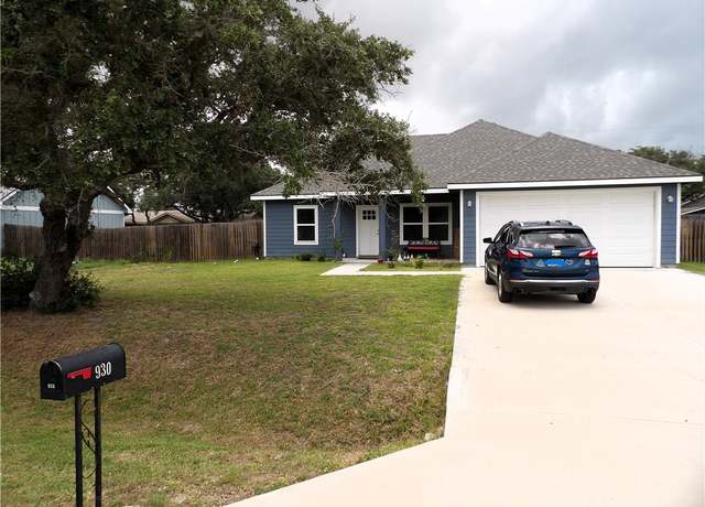Property at 930 Redwood Ave, Rockport, TX 78382, 3 beds, 2 baths