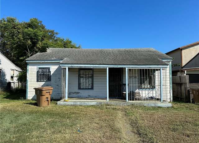 Property at 2730 Niagara St, Corpus Christi, TX 78405, 3 beds, 2 baths