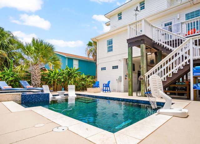Property at 650 Dolphin Cir, Port Aransas, TX 78373, 4 beds, 3 baths