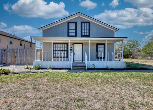 Property at 106 W Avenue E, Robstown, TX 78380, 3 beds, 1.5 baths