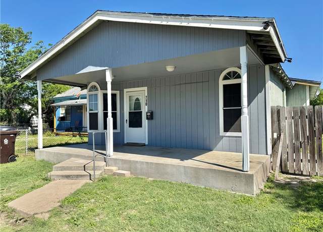 Property at 710 E C Ave, Kingsville, TX 78363, 3 beds, 2 baths