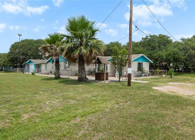 Property at 627 S Fuqua St, Rockport, TX 78382, 4 beds, 2 baths