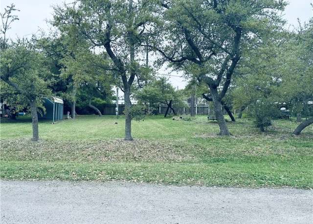 Property at 95 Holly Dr, Rockport, TX 78382
