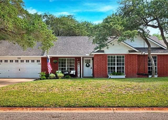 Property at 108 El Cid Dr, Rockport, TX 78382, 3 beds, 2 baths