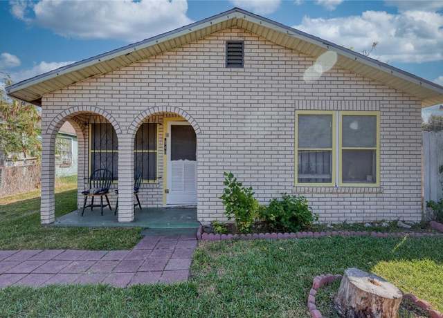 Property at 940 Dolores St, Corpus Christi, TX 78405, 3 beds, 1 bath