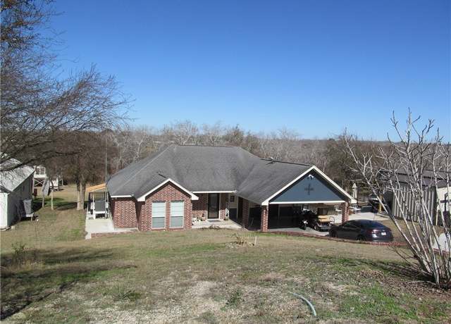 Property at 140 Lake Country Dr, Mathis, TX 78368, 3 beds, 2 baths