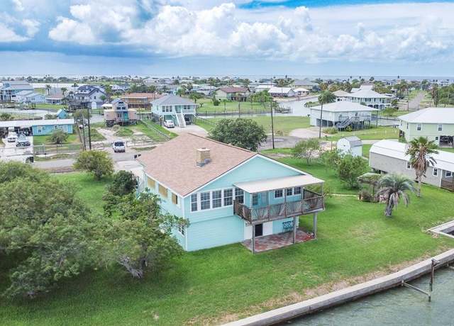Property at 145 Lakeview Rd, Rockport, TX 78382, 3 beds, 3 baths