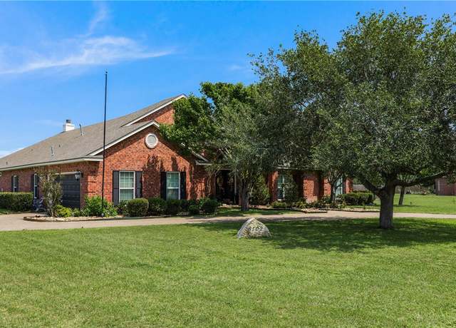 Property at 8102 Nazareth Dr, Corpus Christi, TX 78413, 4 beds, 3 baths