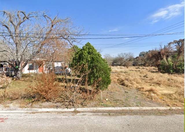 Property at 811 S Buchanan St, Beeville, TX 78102