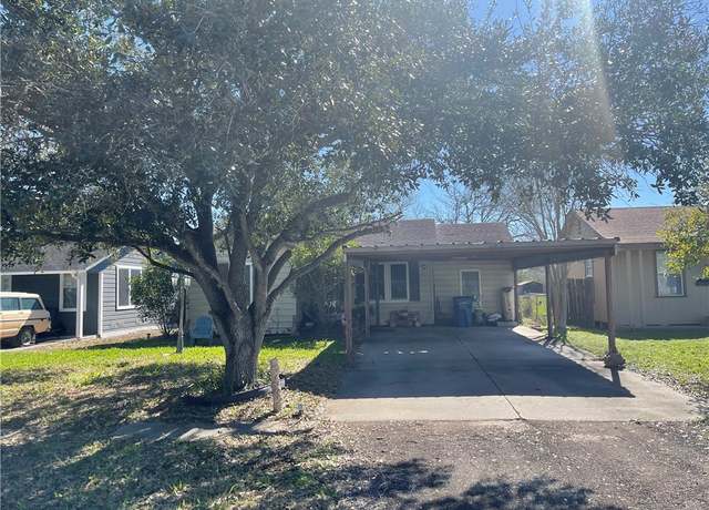 Property at 304 E 2nd St, Bishop, TX 78343, 3 beds, 1 bath