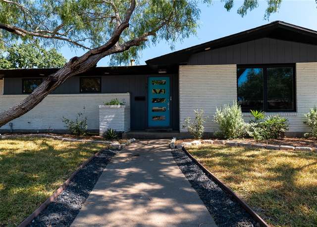 Property at 501 Bermuda Pl, Corpus Christi, TX 78411, 3 beds, 2 baths