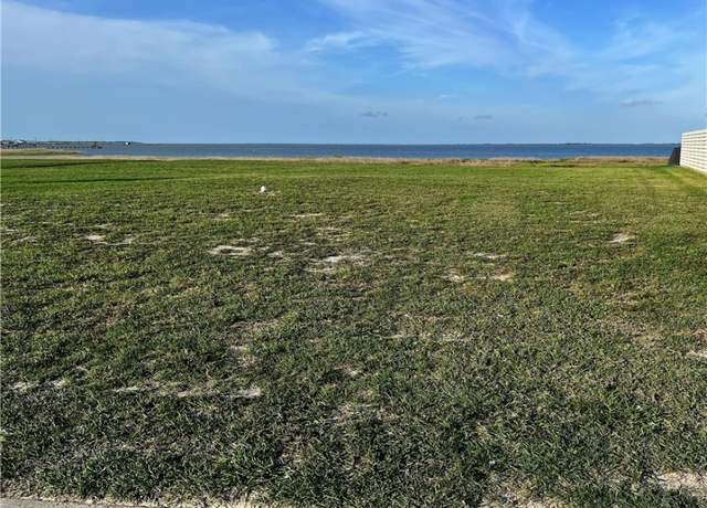 Property at 152 Reserve Ln, Rockport, TX 78382
