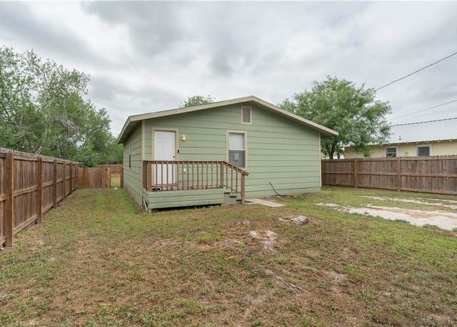 Property at 504 E Sarah St, Beeville, TX 78102, 2 beds, 1 bath