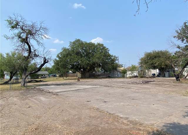Property at 1019 E Sinton St, Sinton, TX 78387