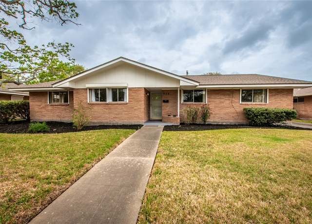 Property at 514 Rawleigh Dr, Corpus Christi, TX 78412, 4 beds, 2 baths