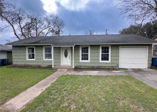 Property at 1404 E Bowie St, Beeville, TX 78102, 2 beds, 1 bath