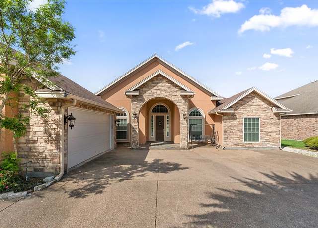 Property at 6125 Strasbourg Dr, Corpus Christi, TX 78414, 4 beds, 3 baths