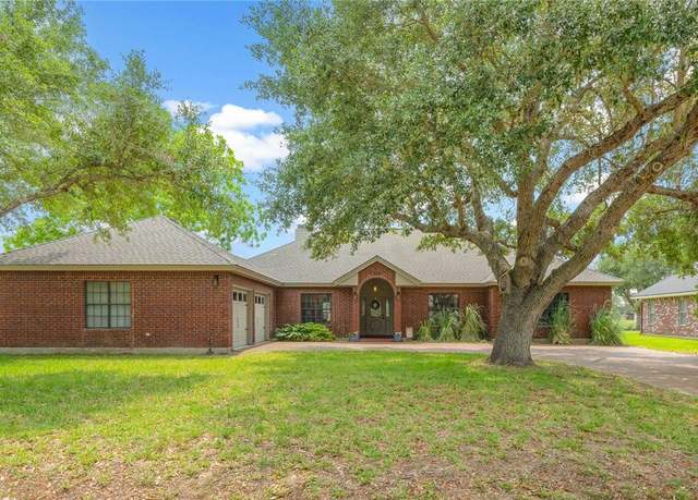 Property at 717 Waterwood St, Rockport, TX 78382, 4 beds, 2.5 baths