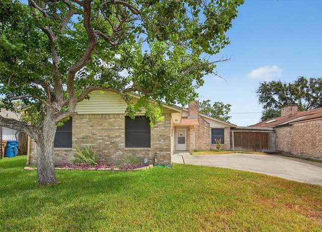 Property at 5526 Crossgate Dr N, Corpus Christi, TX 78413, 3 beds, 2 baths