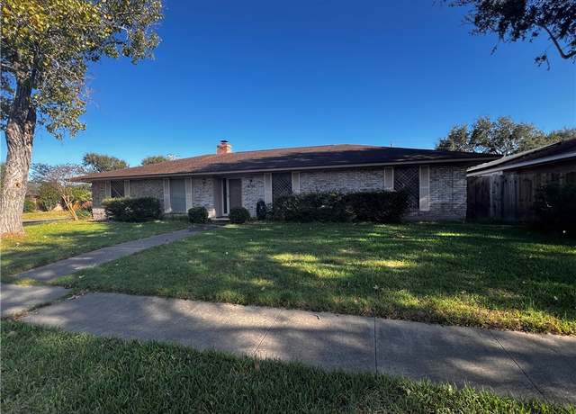 Property at 4702 Champions Dr, Corpus Christi, TX 78413, 3 beds, 2 baths