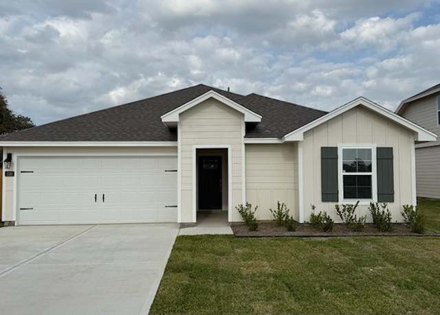 Property at 230 Kokomo Dr, Rockport, TX 78382, 3 beds, 2 baths