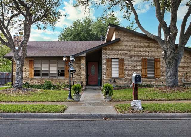 Property at 2210 Live Oak Dr, Portland, TX 78374, 3 beds, 2 baths