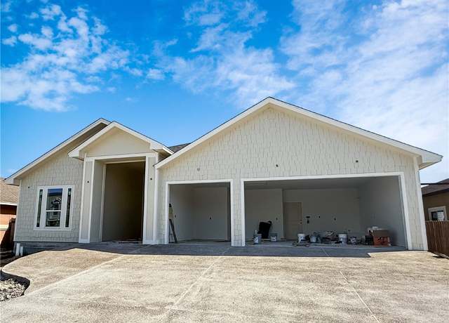 Property at 13817 Hawksnest Bay Dr, Corpus Christi, TX 78418, 4 beds, 3 baths