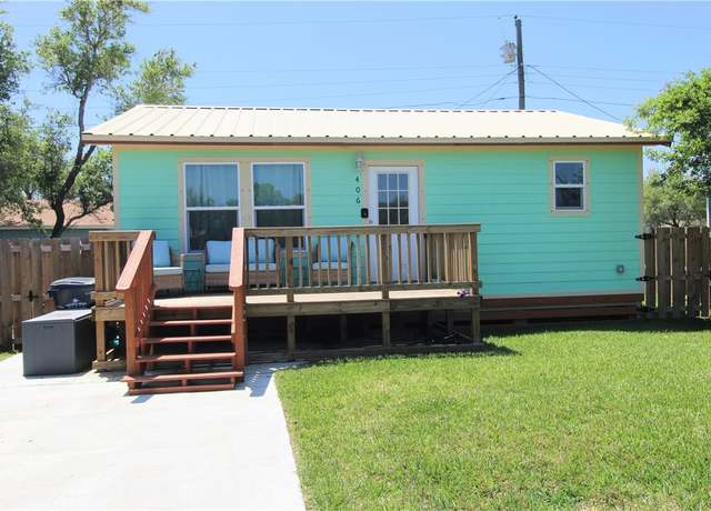 Property at 406 Charlotte Dr, Rockport, TX 78382, 2 beds, 2 baths