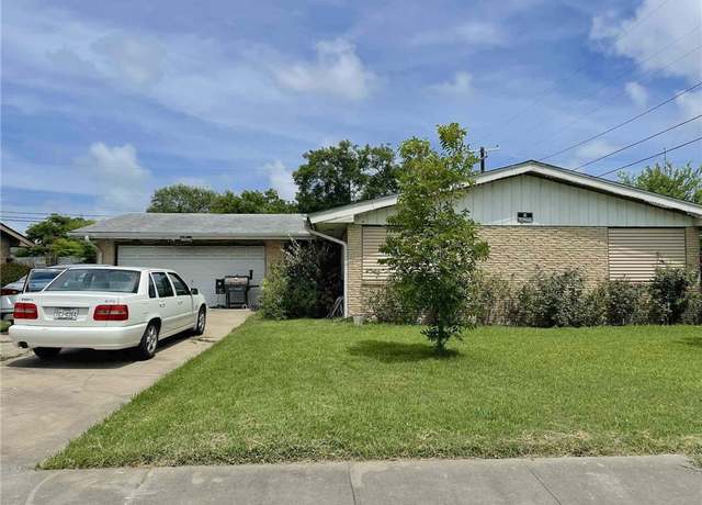 Property at 1318 Meadowlane Dr, Corpus Christi, TX 78412, 4 beds, 3 baths