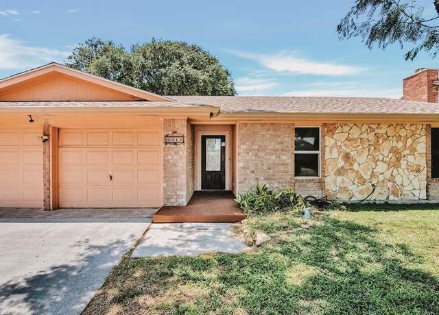 Property at 2311 Willow Dr, Portland, TX 78374, 3 beds, 2 baths