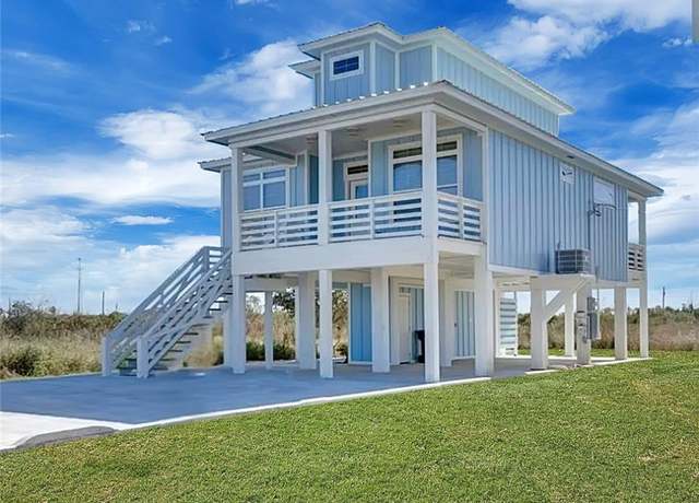 Property at 357 W Live Oak Ln, Rockport, TX 78382, 3 beds, 2 baths