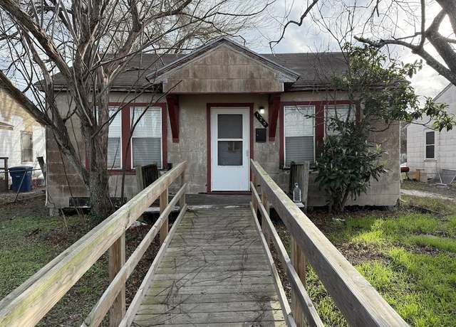 Property at 125 Richard St, Corpus Christi, TX 78415, 2 beds, 1 bath