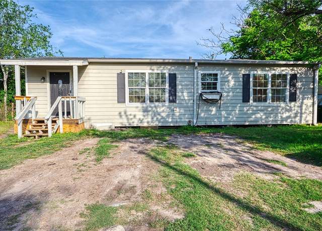 Property at 1418 Melbourne Dr, Corpus Christi, TX 78415, 3 beds, 1 bath
