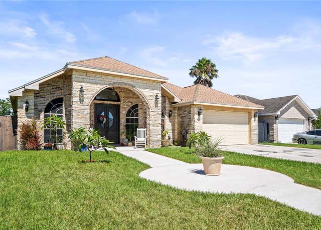 Property at 4409 Masters Dr, Kingsville, TX 78363, 4 beds, 2.5 baths