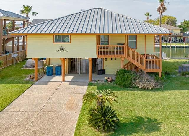 Property at 11 Luau Ln, Rockport, TX 78382, 3 beds, 3 baths