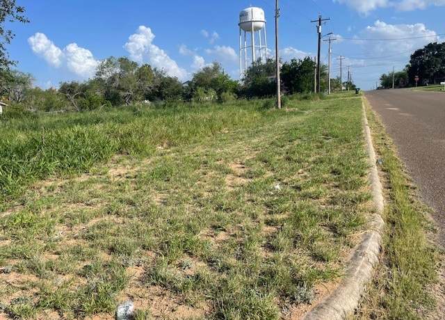 Property at 301 E Harald St, Hebbronville, TX 78361