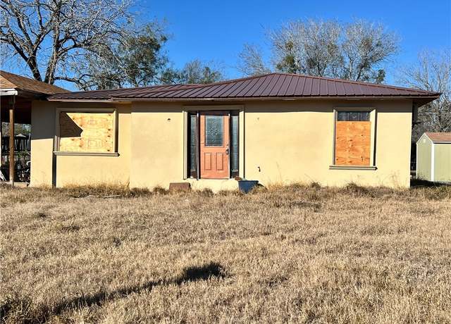 Property at 805 Molina St, Robstown, TX 78380, 3 beds, 1 bath